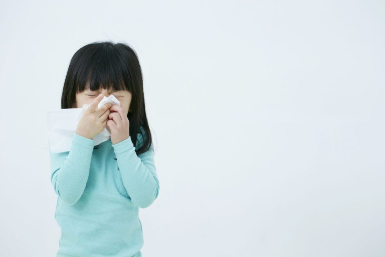 How to survive the flu while traveling with sick kids