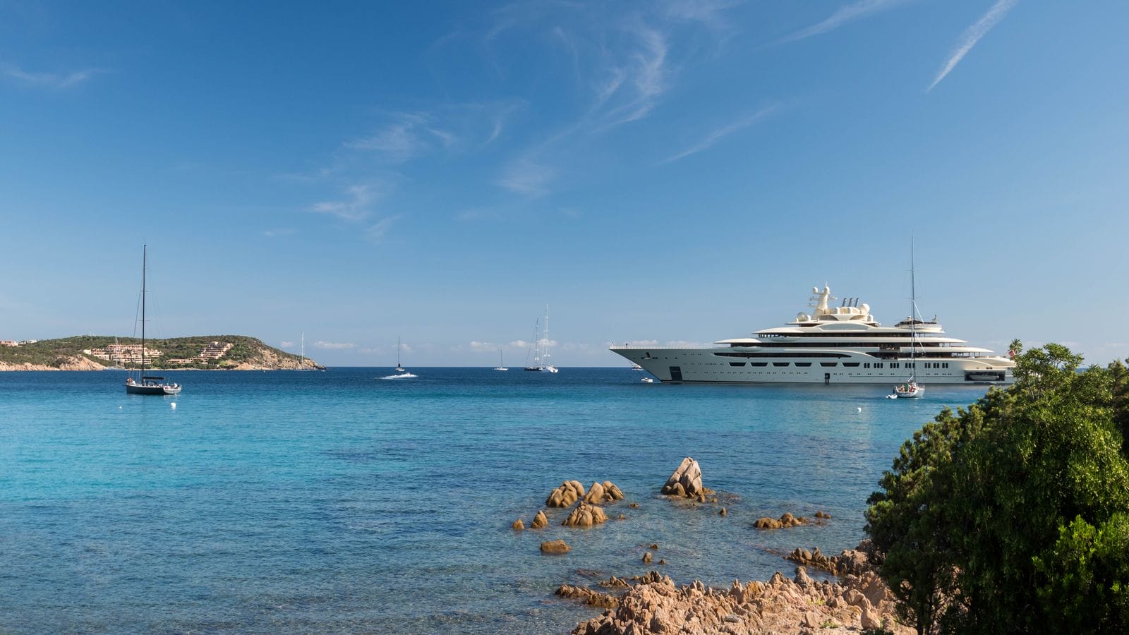 ## Flying to Yachting Destinations