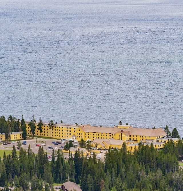 Lake Yellowstone Hotel