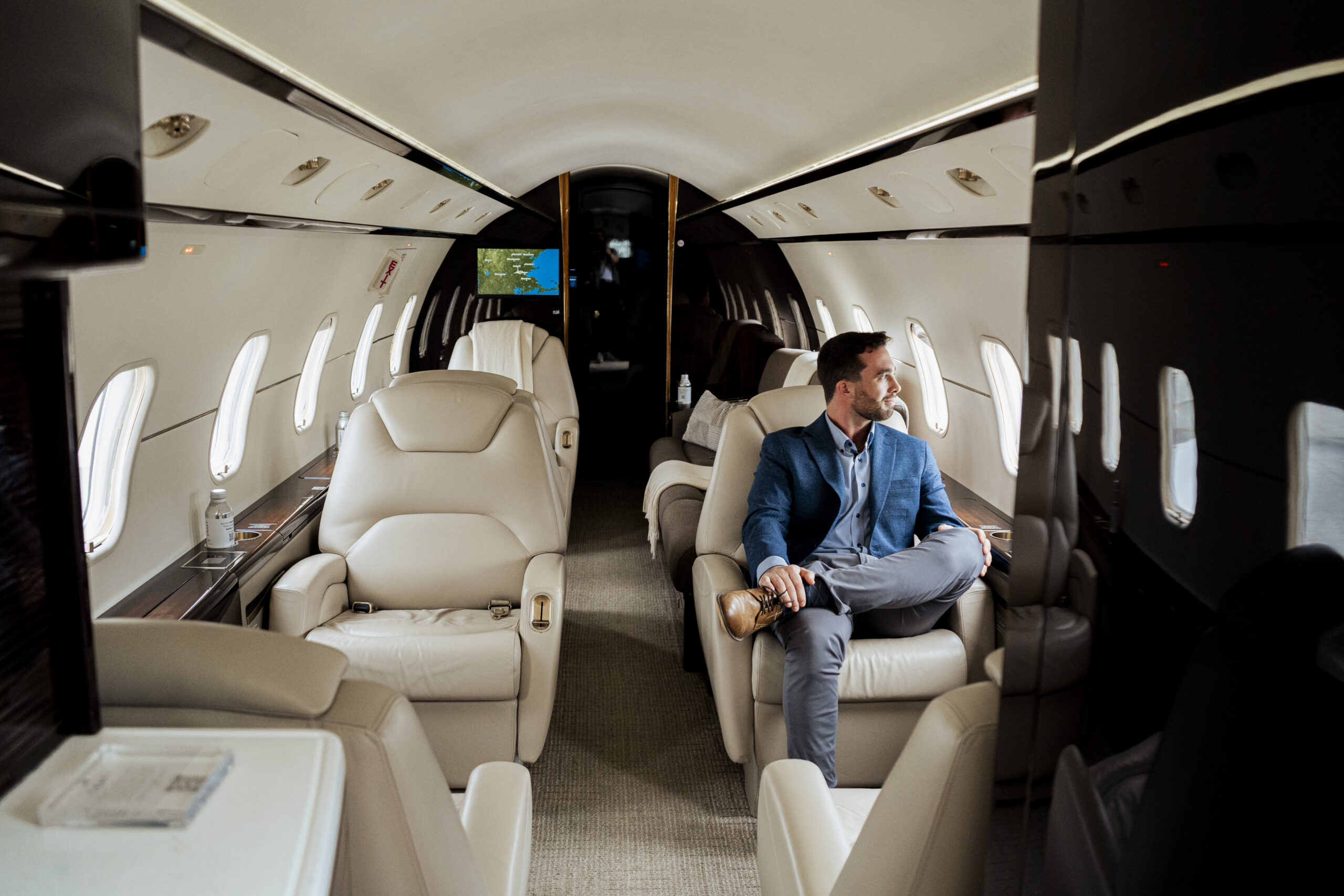 Challenger 300