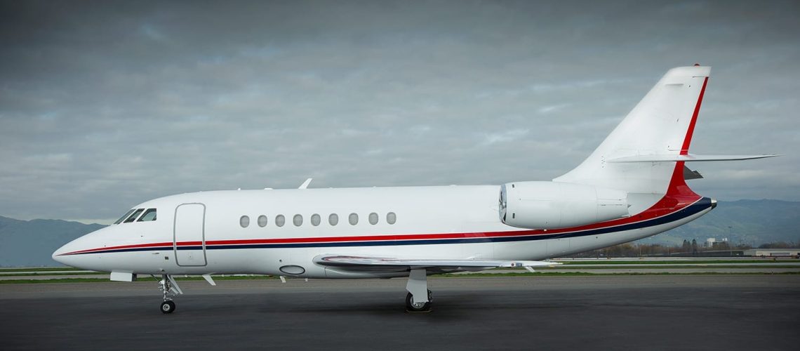 Falcon 2000 business jet